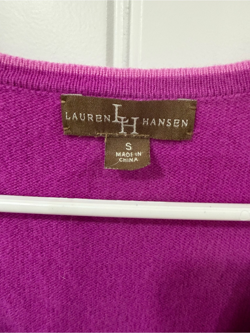 EUC Lauren Hansen Bright Magenta V-Neck Button Cardigan Cashmere - Picture 2 of 5